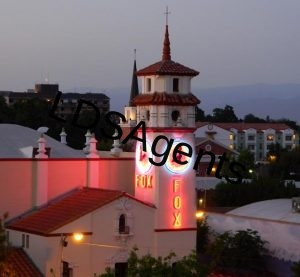 Visalia_Fox_Theatre_at_Dusk